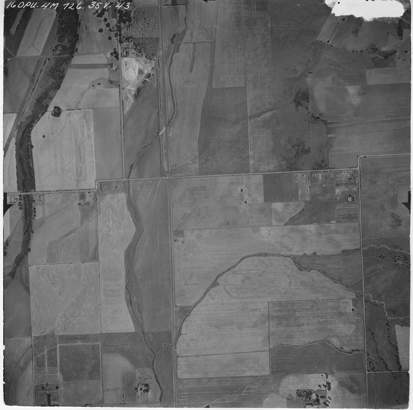 Aerial photograph from 4m726 N.W. River Survey, frame 35V-43.